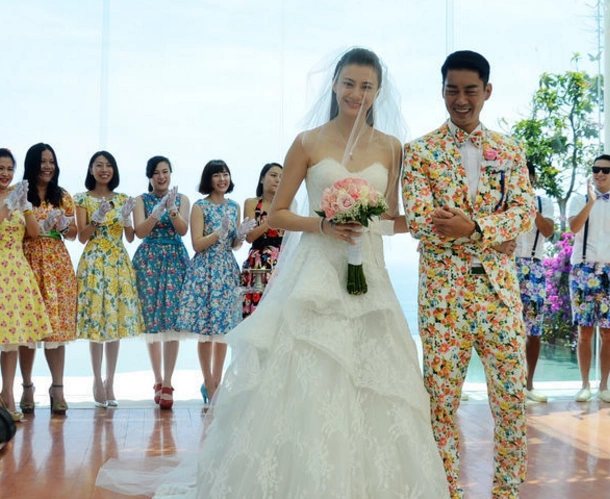 一组陈国坤黄伊汶的恩爱照,妻子黄伊汶笑起来太美太温柔