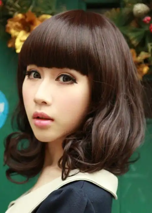 很甜美的斜刘海内扣梨花烫,斜刘海,柔顺内卷的梨花烫,不仅修饰了脸蛋