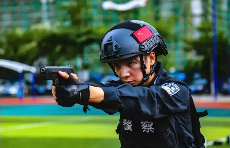 优秀毕业生代表|女特警甘蓝青_学院风采_广西警察学院刑事科学技术