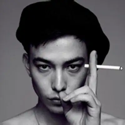 抽烟头像男生霸气十足_www.qqtu8.com