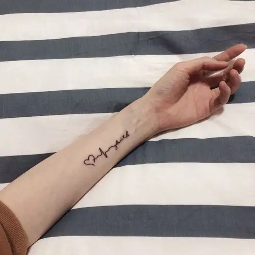 哎哟微wall 手臂 个性英文纹身贴防水 女字母 翻译:妈妈的心电图