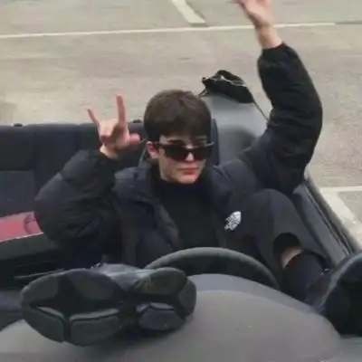 男生头像冷酷霸气欧美范儿高冷狂拽的帅气头像真人男