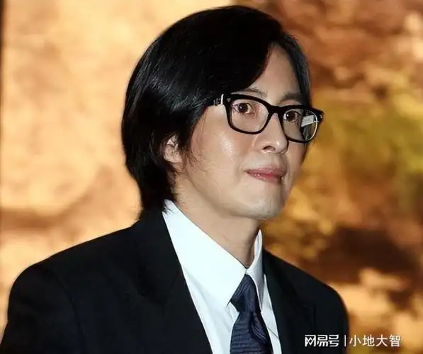 裴勇俊戏里矜贵优雅戏外当牛郎拉皮条脾气暴躁常打人