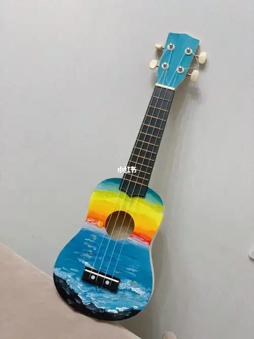 来自烧火棍的快乐手绘尤克里里