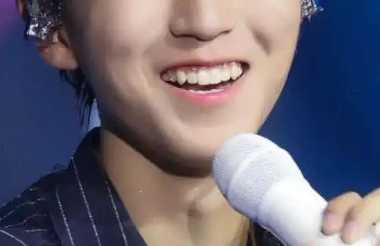 有小虎牙的明星们蒋欣迷人王俊凯呆萌他的却迷死人