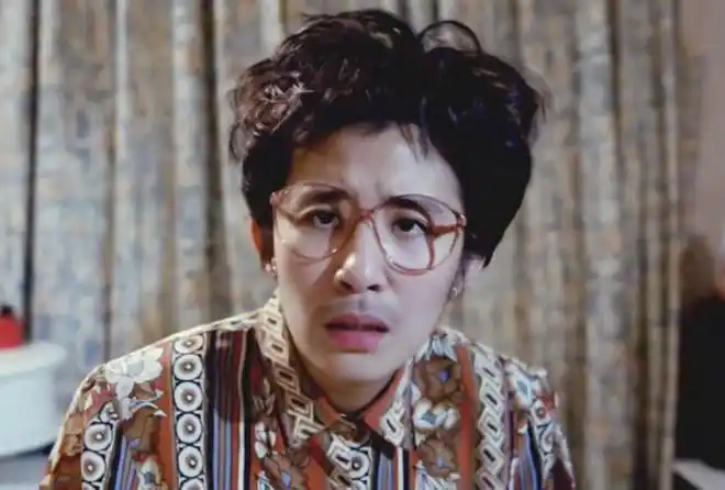 56岁吴君如近照穿短裙白皙美腿吸睛直言当初要演丑角很不开心