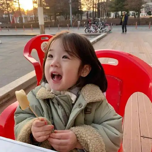 金设kimseo /金雪今日份搞怪吃货可爱萌娃女生微信头像源自各处 侵权