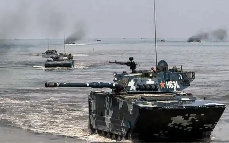 解放军东部战区在台湾海峡及南北两端实战演习_哔哩哔哩_bilibili