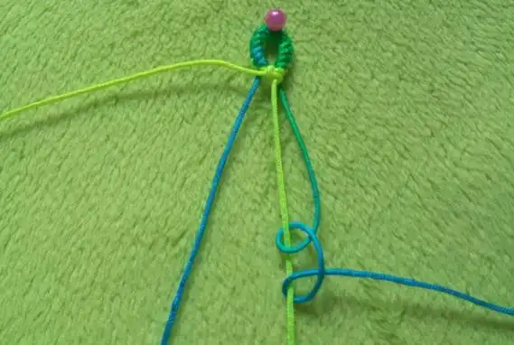 2股绳子的手绳最简单的编法一共分4股开始编3仔细看下是