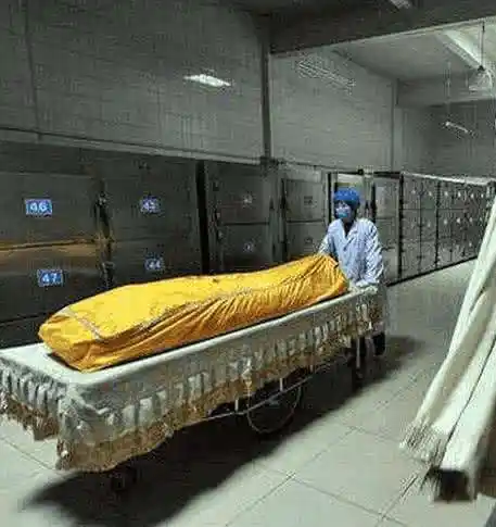 太平间死者遗体被挖眼案警方已破案网友太平间竟然不太平