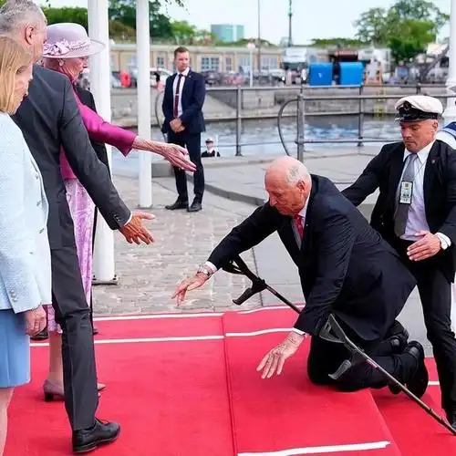 86岁的挪威国王哈拉德五世(king harald v)与王后于本周四(6月15日)到