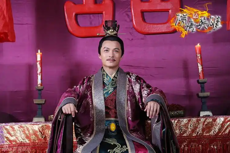 组图:郑国霖《隋唐英雄3》被评激萌皇帝