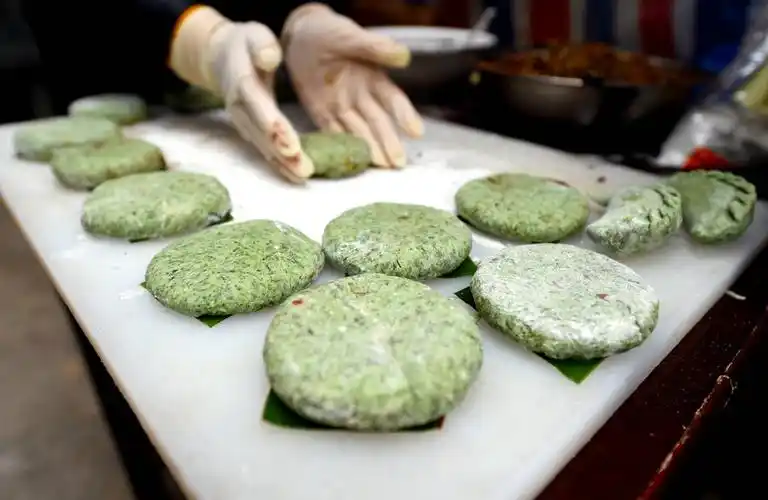 qingmingricecakesmadetowelcomefestival