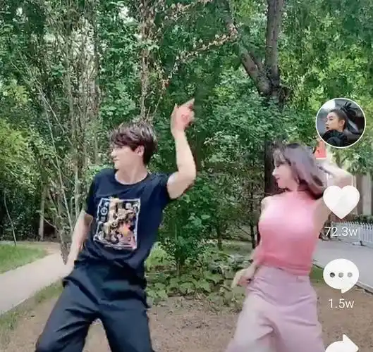 张檬大方表白小五:世上美好东西太多,从海对岸吹来的风还有笑起来要命