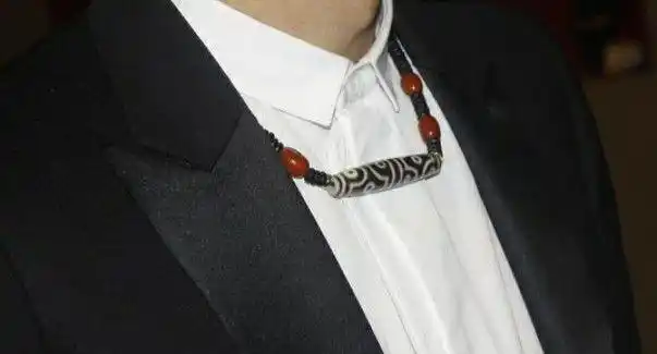 李连杰收藏亿元天珠是为了治病吗