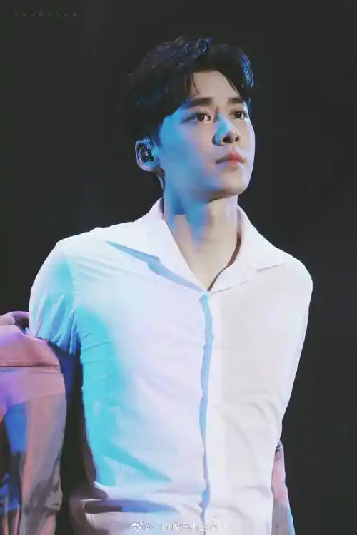 78-祝李易峰0504生日快乐-78    97:周边小礼包*5人  -图中为