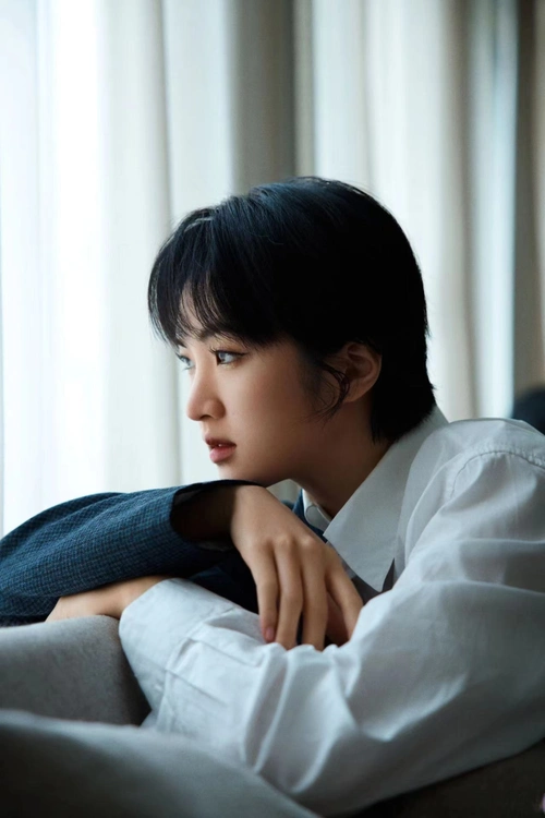 任正非女儿姚安娜大胆尝试假小子短发殊不知网友更喜欢锁骨发