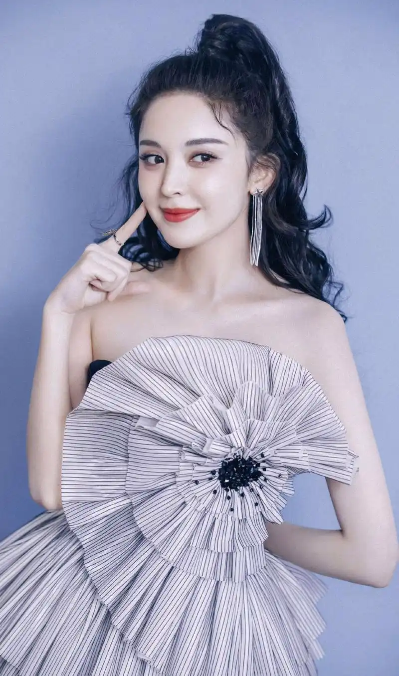 "新疆美女"古力娜扎唯美写真