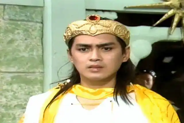 除了《外来妹》和《天龙八部》,汤镇宗还搭档傅艺伟,出演了《封神榜》