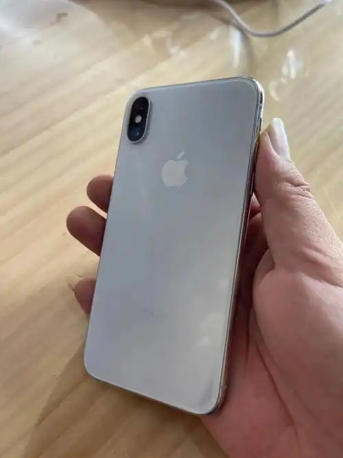苹果x国行64成色不错
