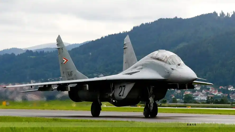 军事天地俄罗斯战斗机米格29十一月二日壁纸