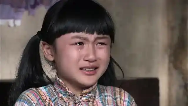 天涯赤子心:母亲责罚儿女,外婆安慰外孙,母亲忆往事落泪!