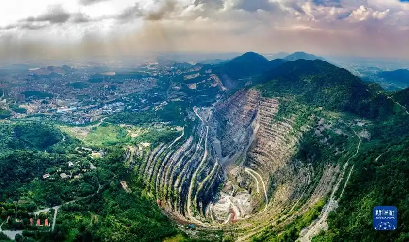 老工矿新故事百年矿山变生态公园石头缝里长出的奇迹