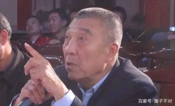 刘文步3次入狱,让郭德纲临场加钱,被观众称作"刘坏水"