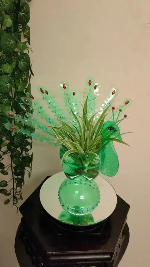 雪碧瓶子又火了,脑洞大开,尽然还可以做立体#孔雀开屏,漂亮吗?