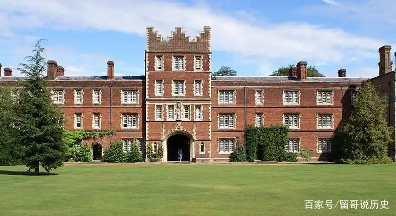 剑桥大学,第一所学院彼得学院,于1284年建立