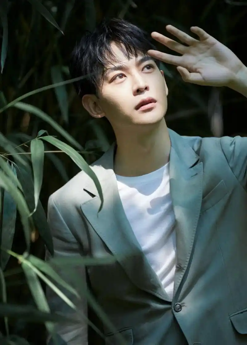 唐晓天高清壁纸头像(一)[吃鲸]