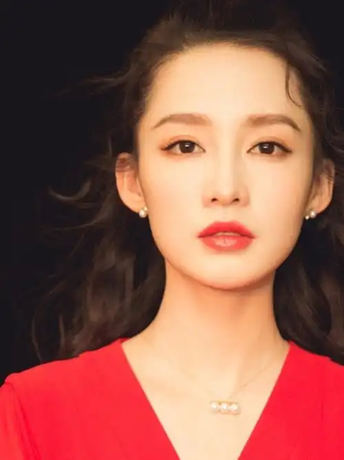 面部分析 李沁的拒人以千里之外的清冷感从何而来