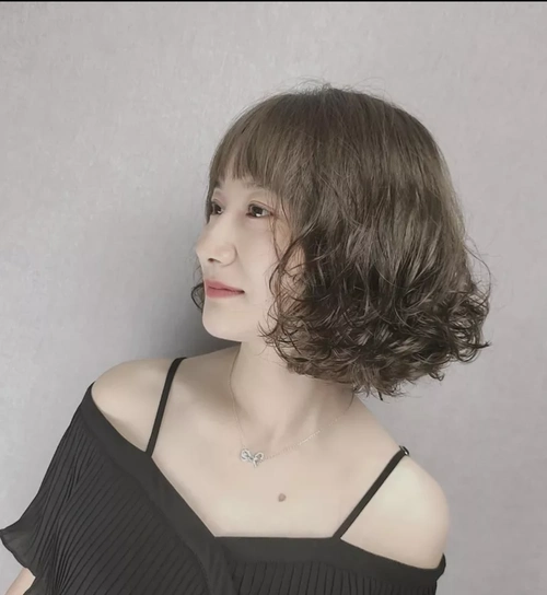 2020秋冬流行全头烫发型20款,蓬松保暖又洋气,你烫同款了吗