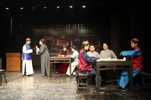 周良20201212-019中学生戏剧社在北京人艺剧院表演话剧《茶馆》片段.