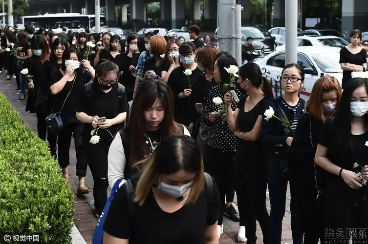 乔任梁追悼会举行 赵丽颖薛之谦等到现场