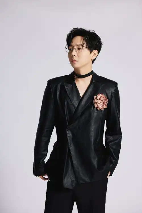 胡夏是不是谈恋爱了