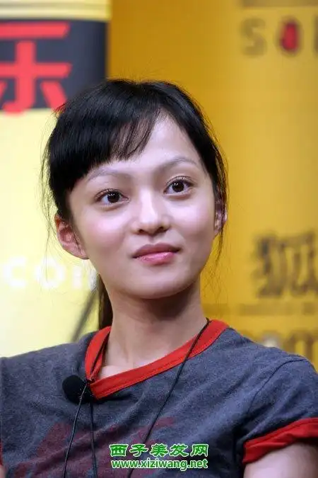 张韶涵的男友是sky,是一名高挑的男生,张韶涵与男友sky一直都是地下情