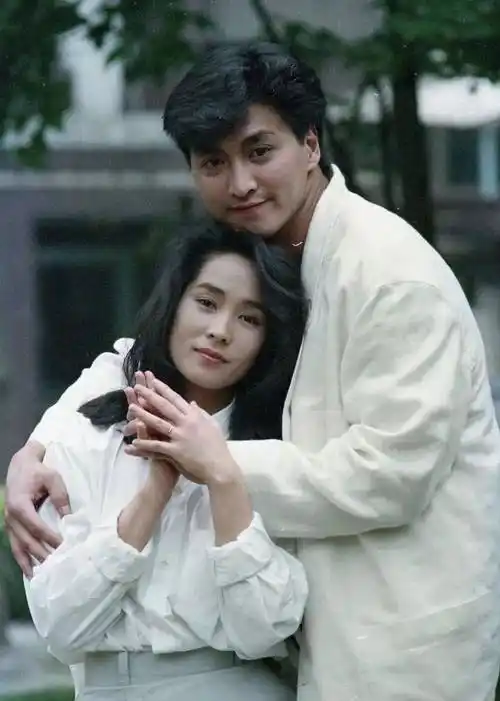 高举俩女孩臂力惊人,至今未婚自曝有女儿_高金素梅_包青天_网友