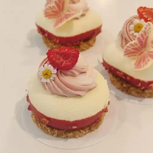 树莓欧帕丽斯白巧克力慕斯蛋糕