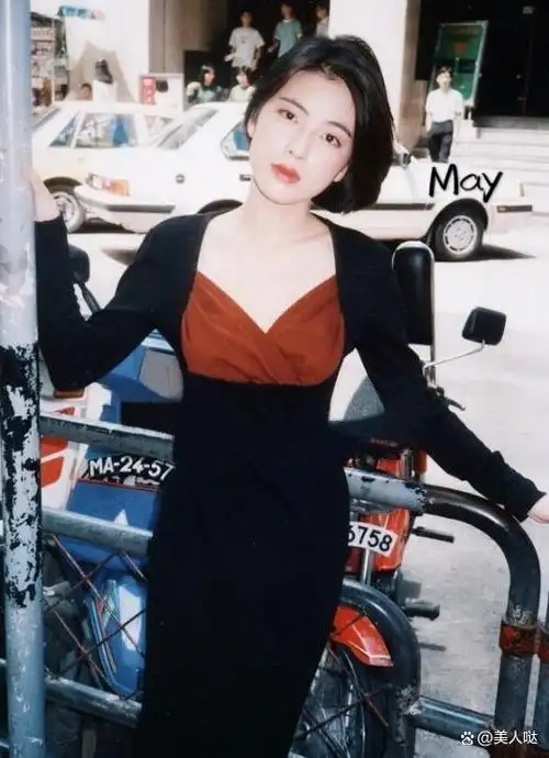 张学友夫妇罕见合体,57岁罗美薇一头短发酷飒似女霸总