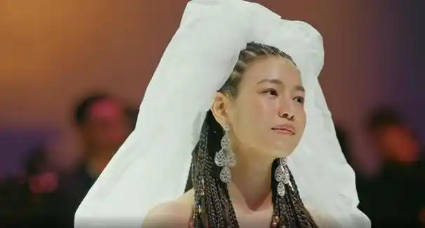 《但愿人长久》收官:陈妍希版的邓丽君,被网友评存在三大不足