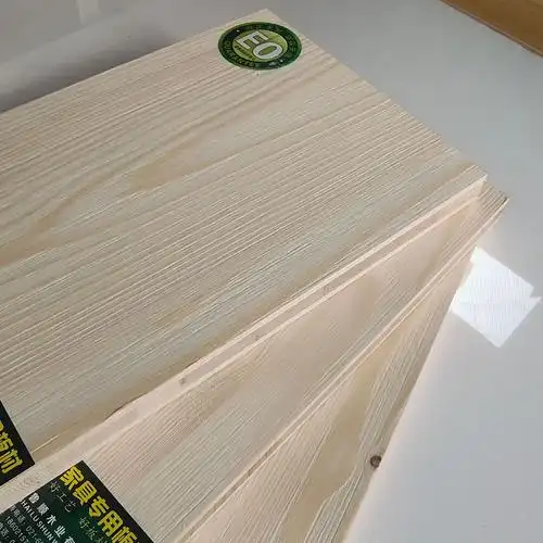 厂家直销松木直拼板三层松木直拼板三层松木复合板结构板装饰板