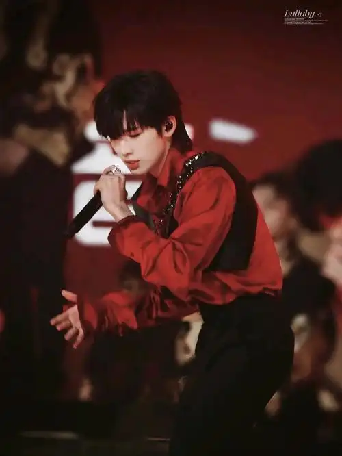 绝绝子,"那红衣衬的肤白貌美大长腿"哈哈#宋亚轩