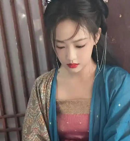 她惊鸿一瞥,还是曾被3所高校同时录取的学霸|关关|于正|青楼|吴佳怡