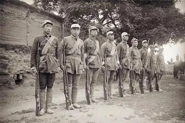 徐向前突然被调离前线然后整整6年没打仗他干嘛去了