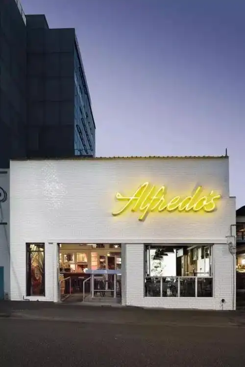 28个国外漂亮的门头招牌和标牌设计