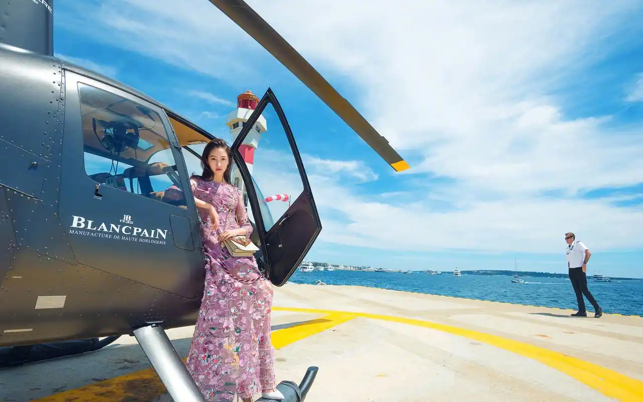 关晓彤时尚清新写真图片桌面壁纸