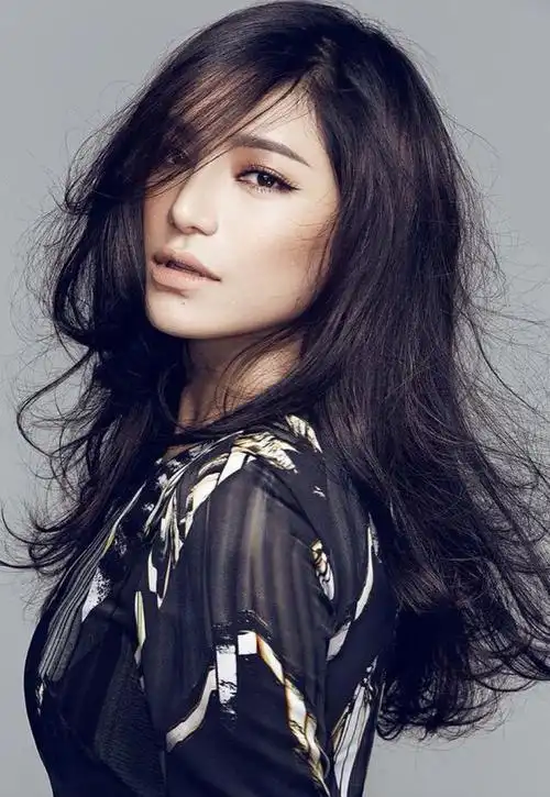 原创快女冠军江映蓉海边拍mv险溺水发文报平安感谢大家关心