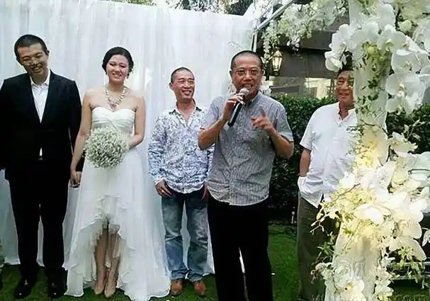 徐静蕾官宣恋情后,男主角不是王朔,王赴美挽回前妻却被拒绝_沈旭佳