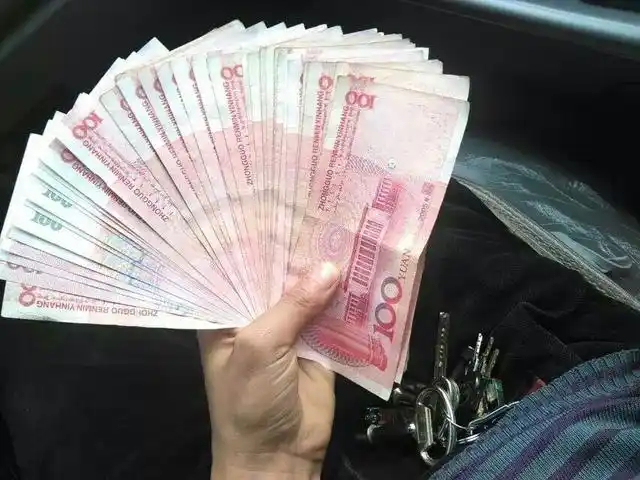 找个妹子陪我玩游戏,没关系我有钱